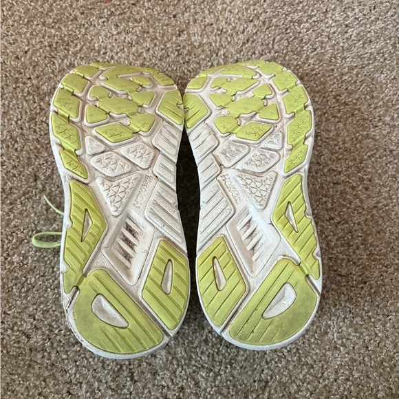 Hoka 😍 Arahi 7 Light Blue and Neon Yellow Athletic Shoes - Picture 5 of 8